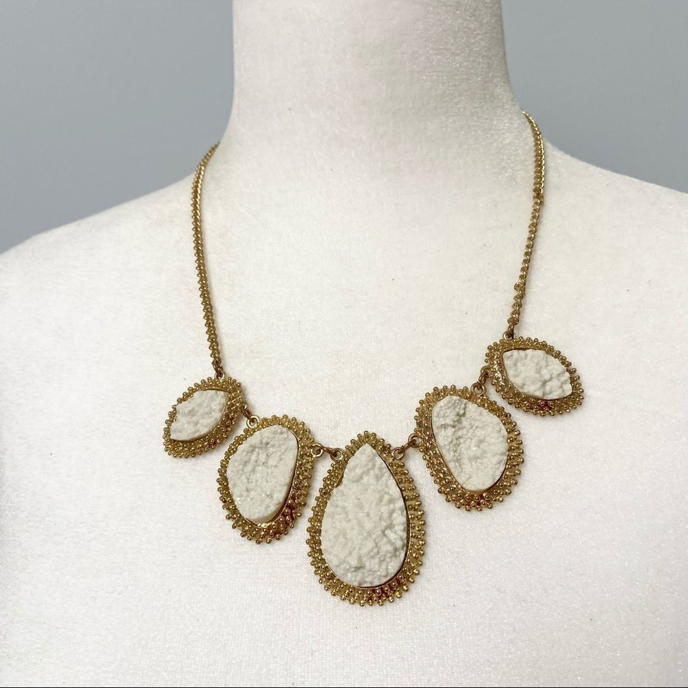Jane Stone Textured Statement Necklace - Picture 3 of 13